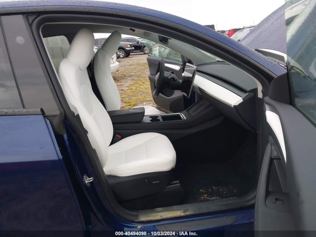 2024 TESLA MODEL Y 7SAYGDEEXRF984026 Photo 4