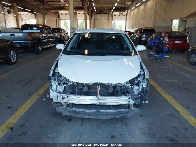 Toyota Prius Two 2017 JTDKBRFUXH3034653 Image 13
