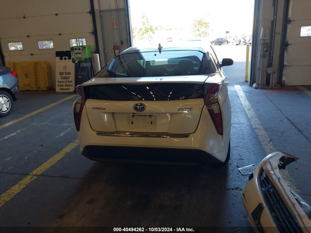 Toyota Prius Two 2017 JTDKBRFUXH3034653 Image 17