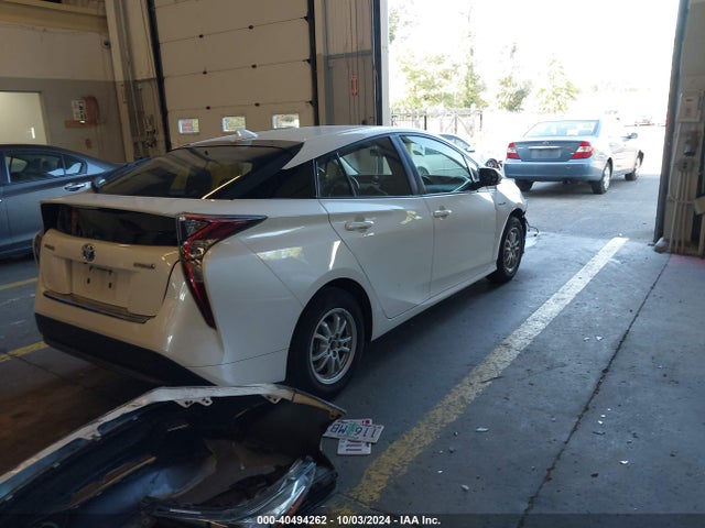 Toyota Prius Two 2017 JTDKBRFUXH3034653 Image 4