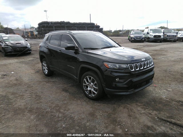 Jeep Compass Latitude Lux 2022 3C4NJDFB8NT125745 Image 1