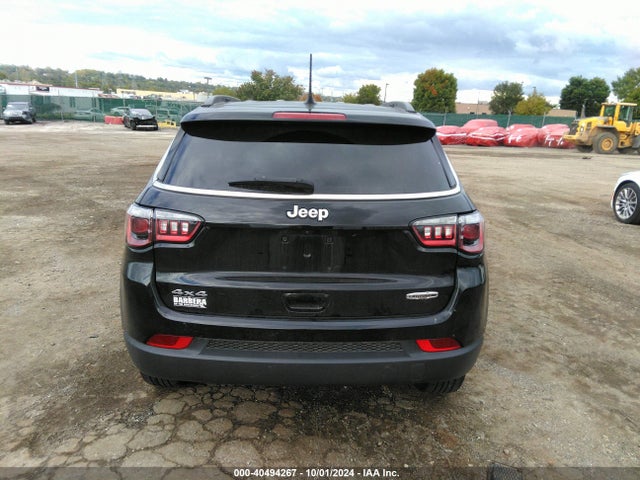 Jeep Compass Latitude Lux 2022 3C4NJDFB8NT125745 Image 16