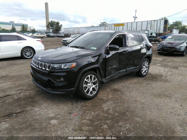 Jeep Compass Latitude Lux 2022 3C4NJDFB8NT125745 Image 2