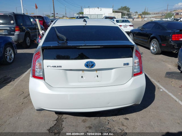 Toyota Prius Three 2015 JTDKN3DU5F0484393 Image 16