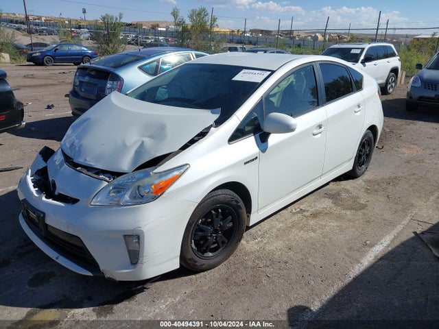 Toyota Prius Three 2015 JTDKN3DU5F0484393 Image 2