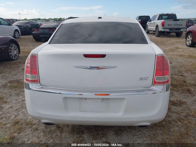 Chrysler 300 2014 2C3CCAAG7EH235573 Image 16