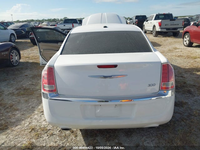 Chrysler 300 2014 2C3CCAAG7EH235573 Image 6
