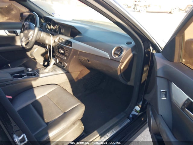 WDDGF4HB1EA947145 Mercedes-Benz C 250 Luxury/sport