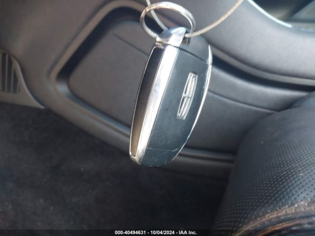 1LN6L9TK3H5600900 Lincoln Continental Select