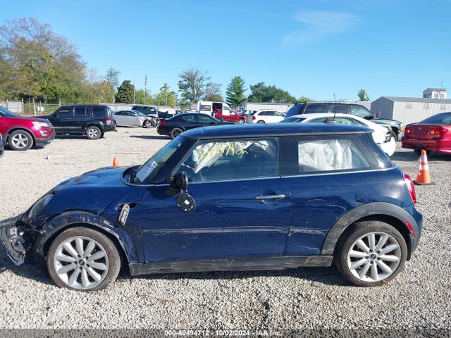 WMWXP5C37H2F60949 Mini Hardtop Cooper