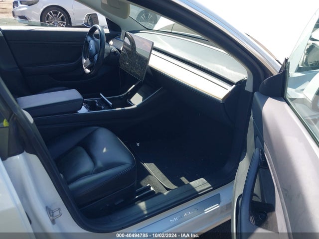 2018 TESLA MODEL 3 5YJ3E1EB8JF084408 Photo 4