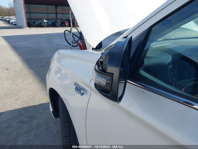 Mitsubishi Outlander Phev Gt 2018 JA4J24A5XJZ057412 Image 17