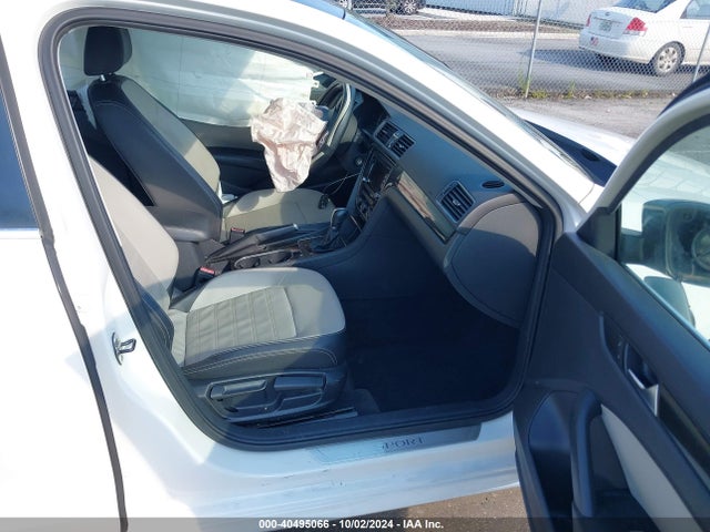 1VWBT7A34EC115155 Volkswagen Passat 1.8t Sport