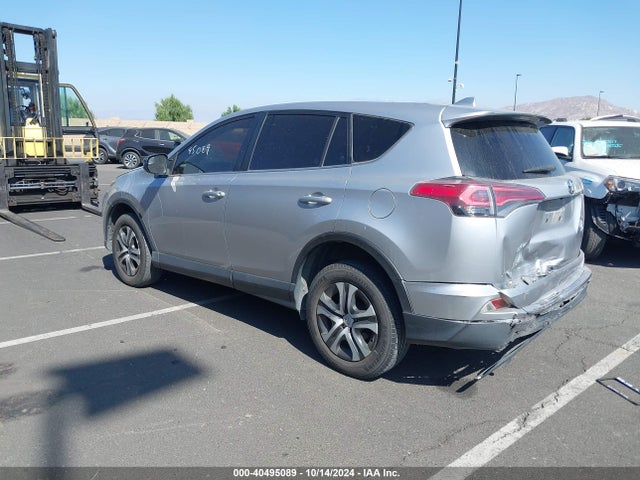 Toyota RAV4 LE 2018 JTMZFREV1JJ158356 Image 3