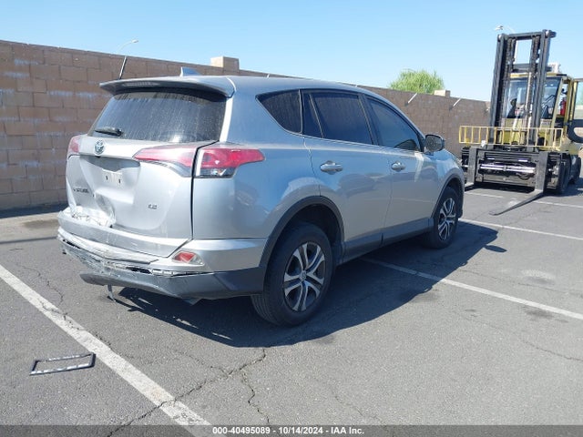 Toyota RAV4 LE 2018 JTMZFREV1JJ158356 Image 4