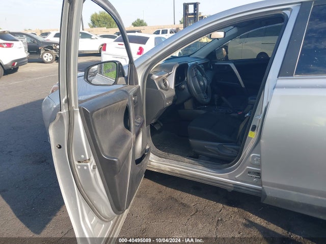 Toyota RAV4 LE 2018 JTMZFREV1JJ158356 Image 5