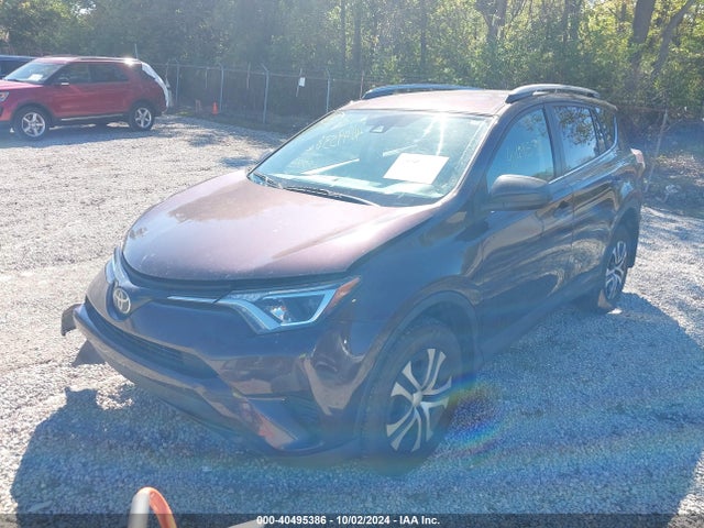 Toyota RAV4 LE 2018 2T3ZFREV2JW514105 Image 2