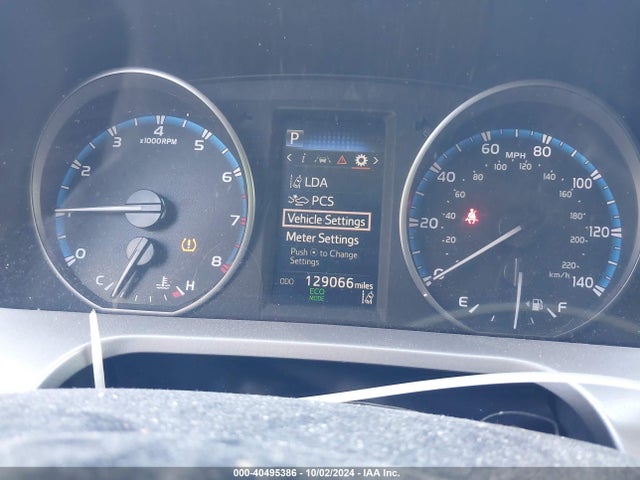 Toyota RAV4 LE 2018 2T3ZFREV2JW514105 Image 7