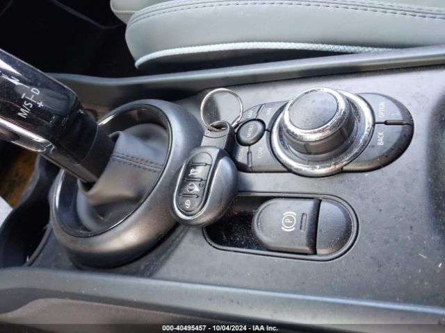 2024 MINI CLUBMAN WMWLV7C06R2U63519 Photo 10