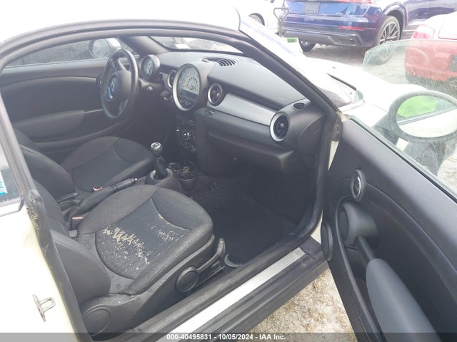 2012 MINI COOPER WMWSX1C56CT300286 Photo 4