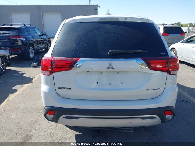 JA4AZ3A35KZ035775 Mitsubishi Outlander Es