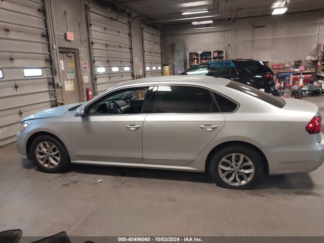 Volkswagen Passat 1.8t S 2017 1VWAT7A39HC079138 Image 14