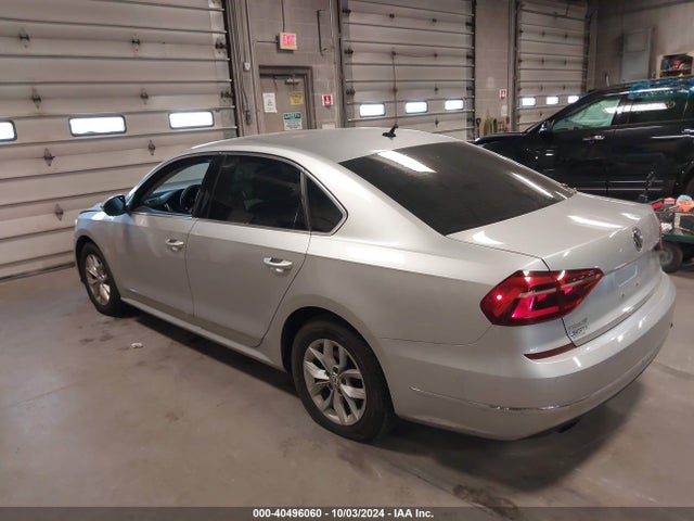 1VWAT7A39HC079138 Volkswagen Passat 1.8t S