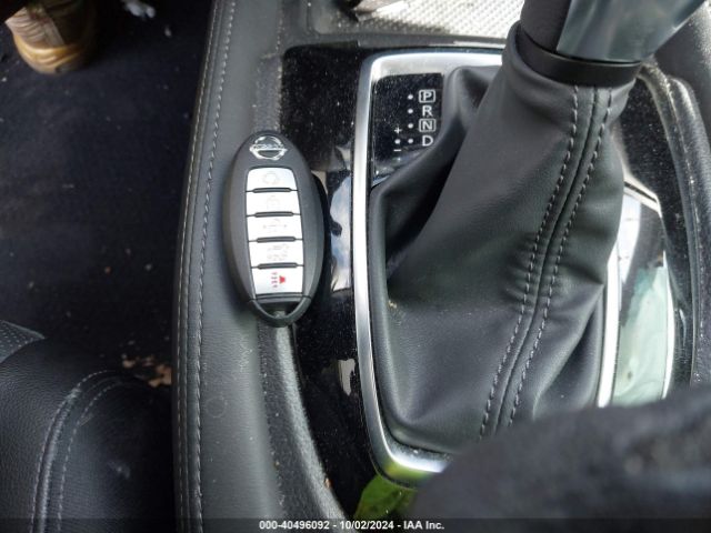 5N1AT2MV2JC752176 Nissan Rogue Sl