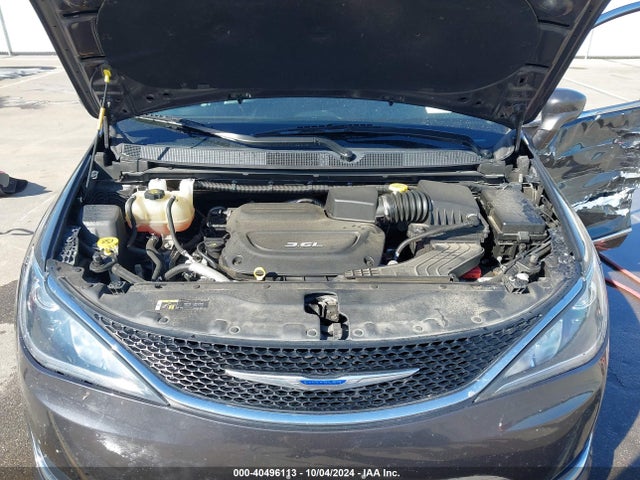 2C4RC1EG2JR317411 Chrysler Pacifica Touring L Plus