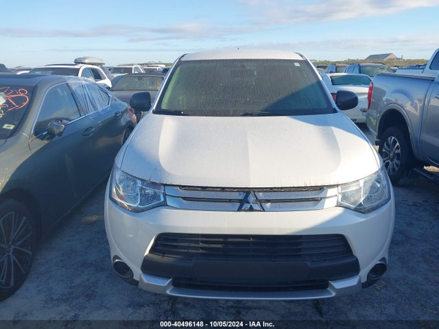 JA4AD2A3XFZ010238 Mitsubishi Outlander Es