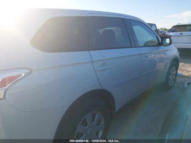 JA4AD2A3XFZ010238 Mitsubishi Outlander Es