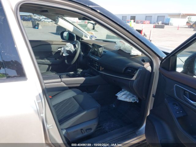 JN8BT3DC5PW105781 Nissan Rogue Platinum Fwd