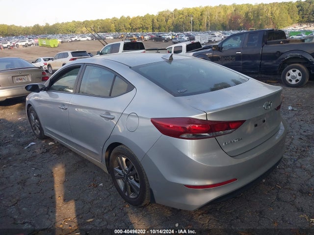 Hyundai Elantra Value Edition 2018 5NPD84LF8JH301895 Image 3