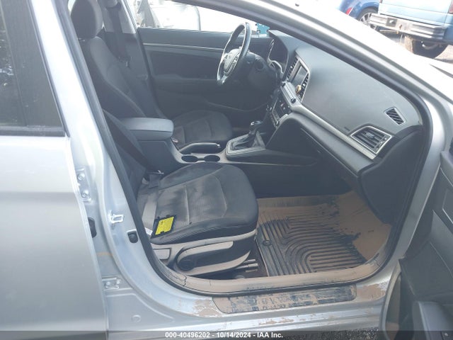 Hyundai Elantra Value Edition 2018 5NPD84LF8JH301895 Image 5