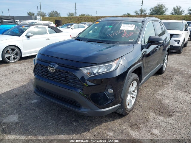 Toyota Rav4 Xle 2019 JTMW1RFV9KD034027 Image 2