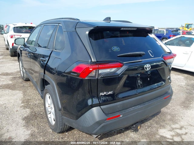 Toyota Rav4 Xle 2019 JTMW1RFV9KD034027 Image 3