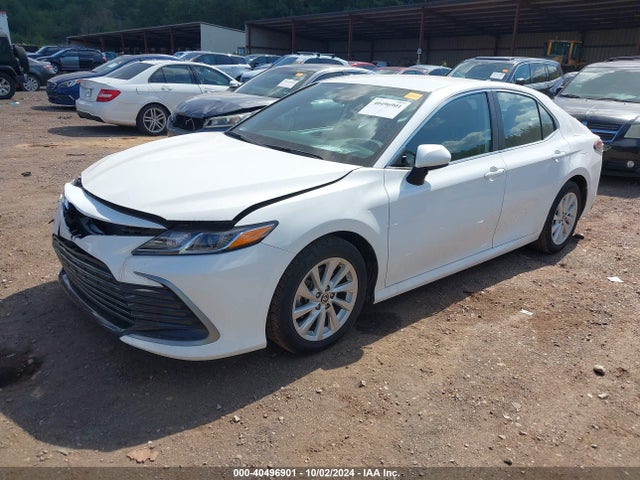 Toyota CAMRY LE 2024 4T1C11AK3RU840890 Image 2