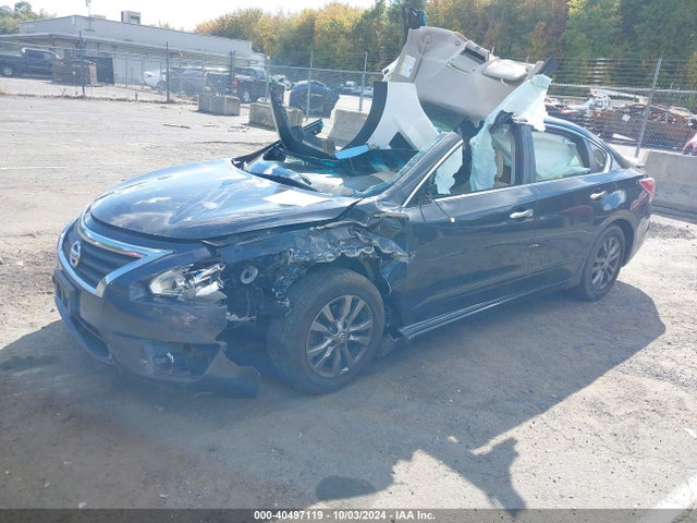 Nissan Altima 2.5 S 2015 1N4AL3AP8FC581267 Image 2