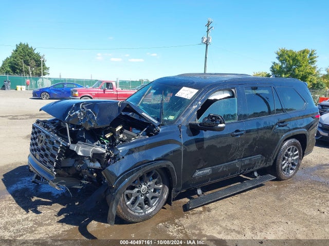 Toyota Sequoia Platinum 2024 7SVAAABA5RX039397 Image 2
