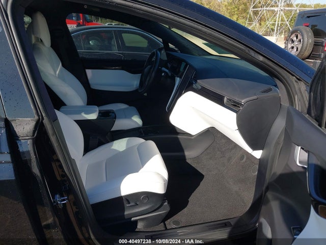 2019 TESLA MODEL X 5YJXCBE23KF151365 Photo 4
