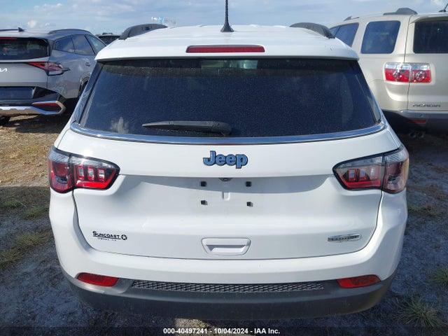 3C4NJCBB0NT182473 Jeep Compass Latitude Fwd