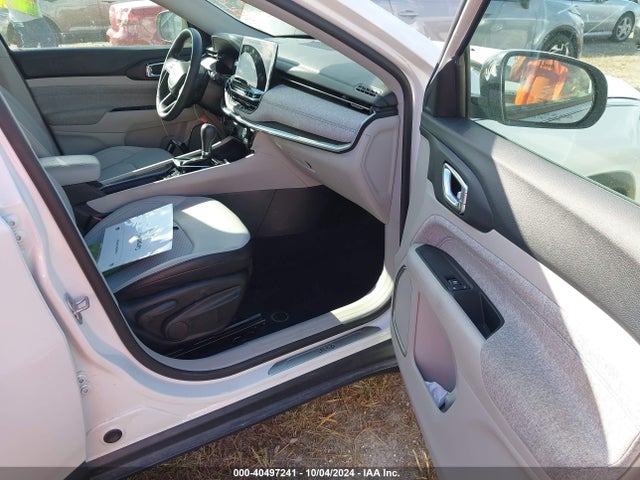 3C4NJCBB0NT182473 Jeep Compass Latitude Fwd
