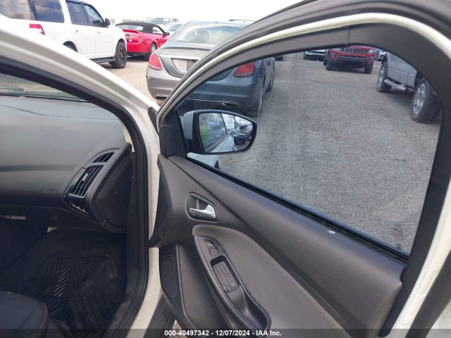 Ford FOCUS SE 2014 1FADP3K25EL287599 Image 5