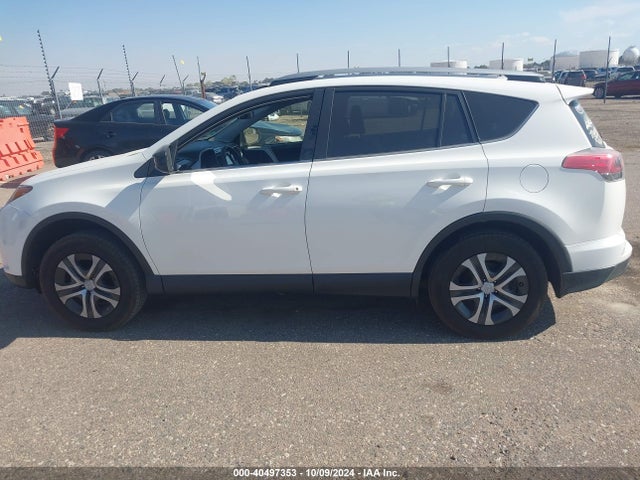Toyota RAV4 LE 2018 JTMZFREV0JJ741338 Image 14