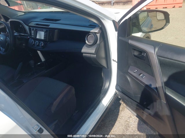 Toyota RAV4 LE 2018 JTMZFREV0JJ741338 Image 5