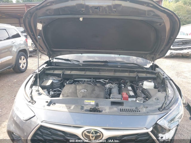 Toyota Highlander Xle 2022 5TDGZRAH9NS128609 Image 10