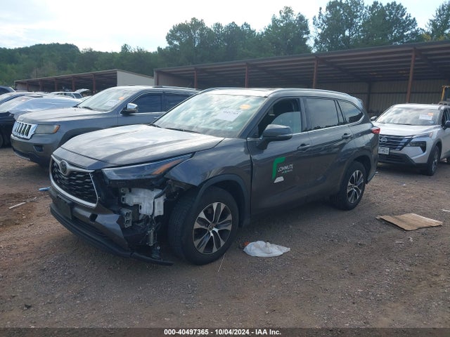 Toyota Highlander Xle 2022 5TDGZRAH9NS128609 Image 2