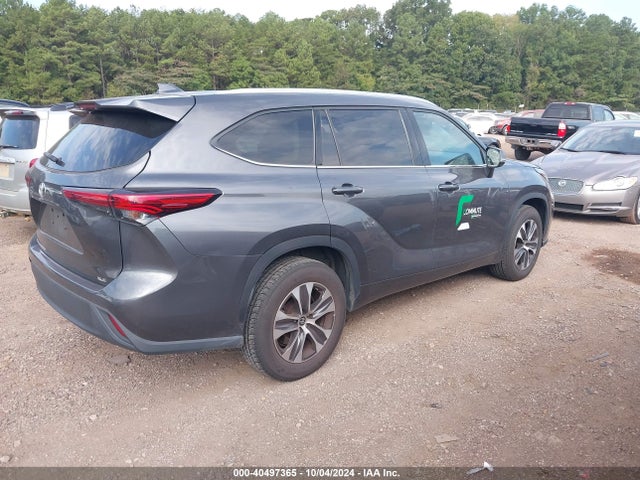Toyota Highlander Xle 2022 5TDGZRAH9NS128609 Image 4