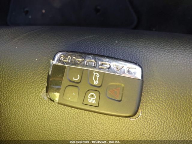 SADCJ2FN6JA285019 Jaguar F-pace 20d Premium