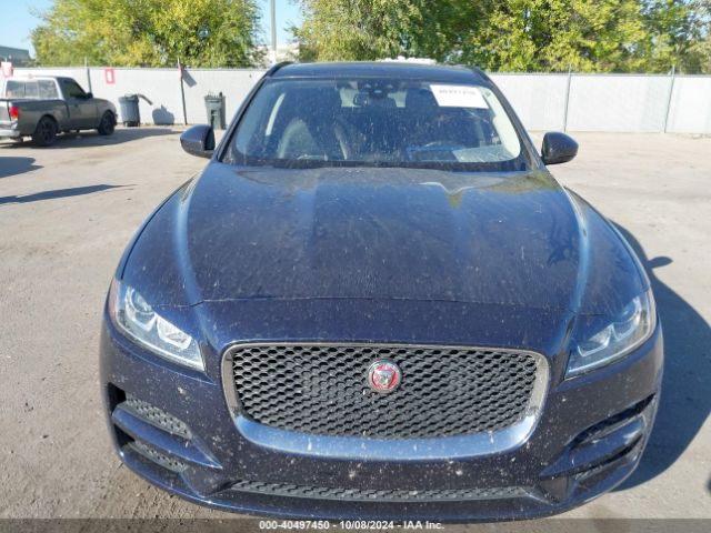 SADCJ2FN6JA285019 Jaguar F-pace 20d Premium